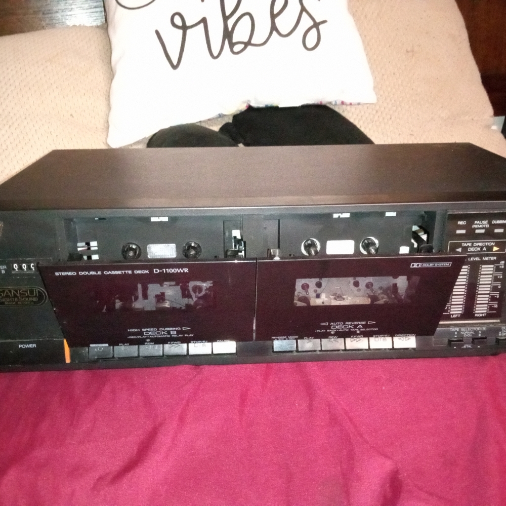 Dual cassette tape player
